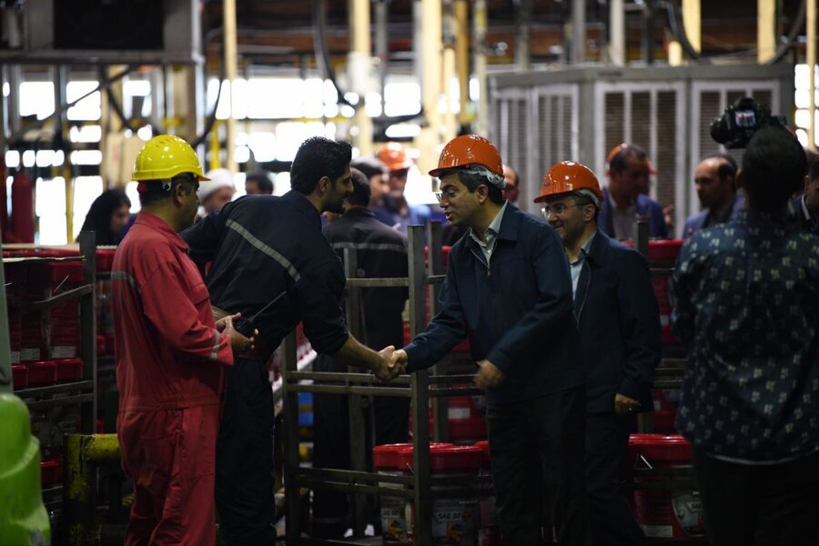 بازدید مدیرعامل تاپیکو از شرکت نفت ایرانول / تأکید شهیدیپور بر توسعه صادرات و نوآوری