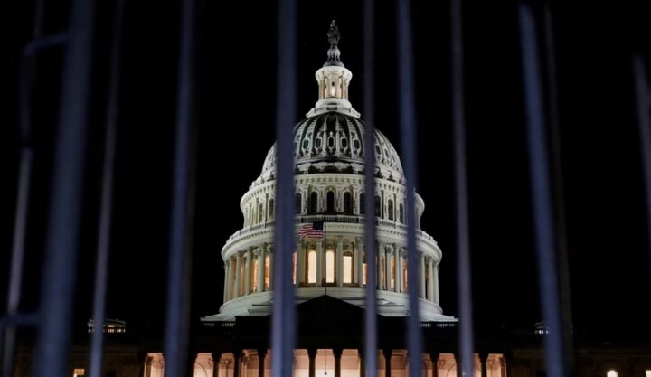 دولت آمریکا تعطیل شد