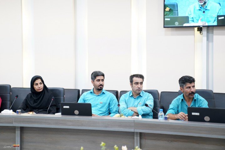 تجلیل مدیرعامل فولاد کاوه از تلاشگران واحد ایمنی و آتش نشانی