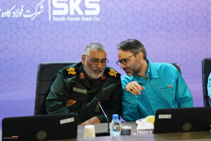 تجلیل مدیرعامل فولاد کاوه از تلاشگران واحد ایمنی و آتش نشانی