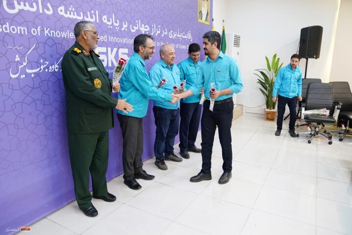 تجلیل مدیرعامل فولاد کاوه از تلاشگران واحد ایمنی و آتش نشانی