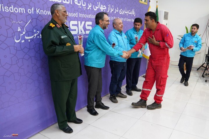 تجلیل مدیرعامل فولاد کاوه از تلاشگران واحد ایمنی و آتش نشانی