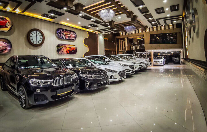 بازار خودروهای وارداتی منفجر شد