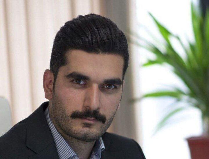 تکذیب دریافتی‌ها توسط احمدنیا: مرخصی بدون حقوقم