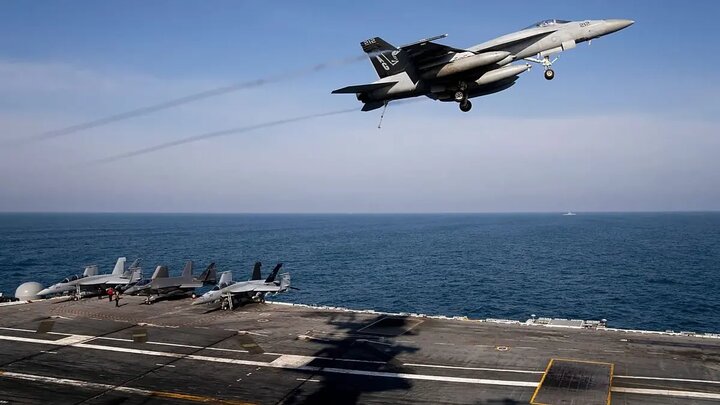 سقوط هلیکوپتر و جنگنده آمریکایی در دریای چین