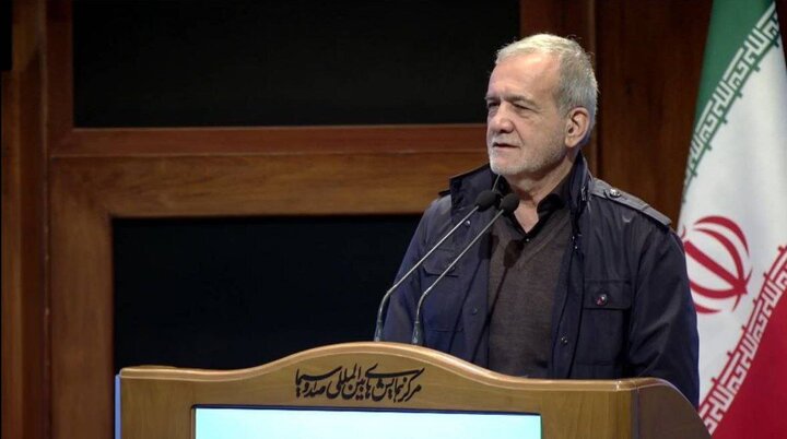 پزشکیان : قیمت‌گذاری دستوری  را حذف می‌کنیم