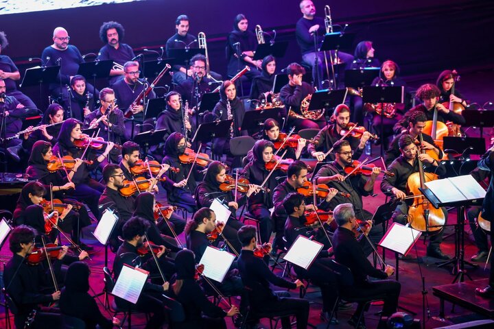 فیلم‌–کنسرت هانس زیمر شب گذشته در تهران برگزار شد/ موسیقی هانس زیمر دیده شد