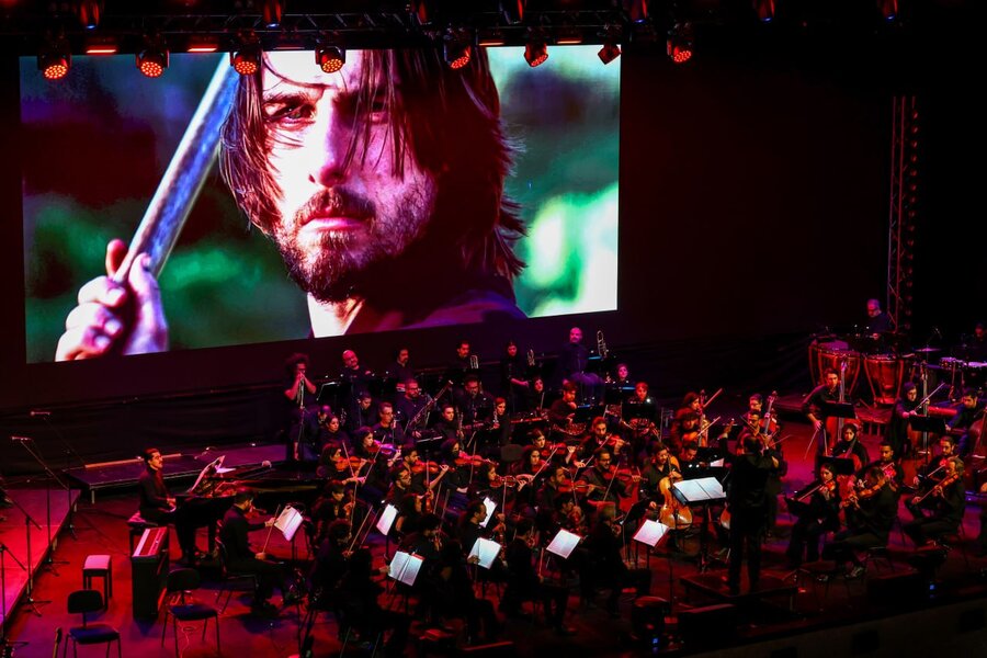 فیلم–کنسرت هانس زیمر شب گذشته در تهران برگزار شد/ موسیقی هانس زیمر دیده شد