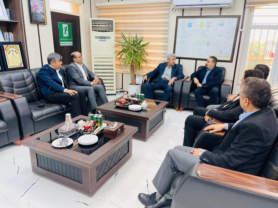 بازدید نجم‌الدین از پالایشگاه روغن‌سازی آبادان و پایانه صادراتی بندر امام (ره)