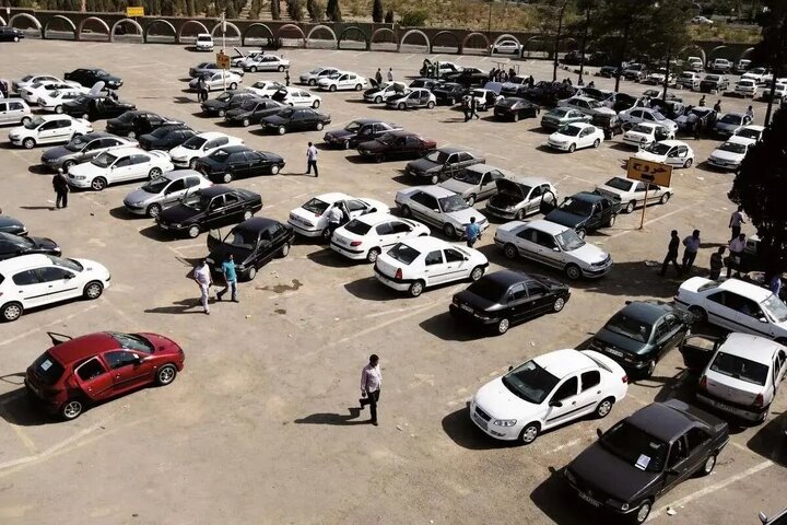 ترمز قیمت خودرو کشیده شد