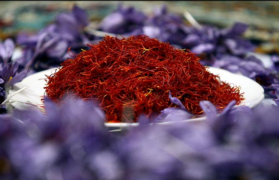 بورس کالا شاهراه توسعه تولید و صادرات زعفران