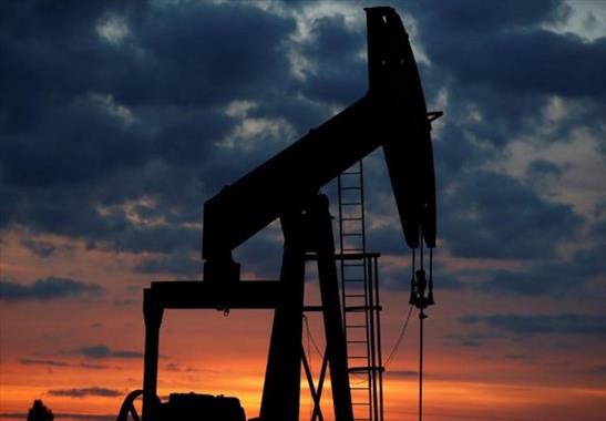 قیمت نفت در آغاز معاملات دوشنبه اندکی افت کرد